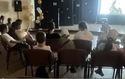 Посмотр фильма «Тимур и его команда» на летней площадке