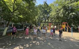    В МБОУ ДО ЦРТДЮ по адресу: ул. Стахановская, 16 прошло спортивное мероприятие «Сильные, смелые, ловкие, умелые».     Программа была насыщенной: ребята участвовали в эстафетах и командных играх, где каждому нужно было проявить не только физическую подготовку, но и смекалку.     Ребята получили заряд бодрости и энергии, а главное — показали, что настоящая победа рождается в дружной команде!