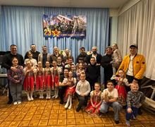 🏆В МБОУ ДО ЦРТДЮ, по адресу ул. Стахановская, 16, уже стало традицией организовывать встречу с папами ко Дню защитника Отечества. Вот и в этом году под руководством педагогов Асирян Р.С. и Манукян А.С. была подготовлена игровая шоу-программа «Суперпапа». Папы участвовали в спортивных конкурсах «Золотые руки», «Кто быстрее оденет ребенка», «Интеллектуальный» и «Самый талантливый». Все конкурсы вызвали бурю эмоций у болельщиков. Ребята также принимали участие в праздничном шоу. 