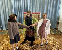 25 марта в МБОУ ДО ЦРТДЮ по адресу ул. Стахановская, 16, под руководством педагога Асирян Р.С., в объединении «В гостях у сказки» прошло мероприятие, приуроченное ко Всемирному дню театра. В этот день в студии была представлена театрализованная мини-постановка по мотивам знаменитой пьесы-сказки «Двенадцать месяцев».