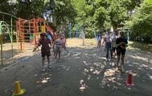    В МБОУ ДО ЦРТДЮ по адресу: ул. Стахановская, 16 прошло спортивное мероприятие «Сильные, смелые, ловкие, умелые».     Программа была насыщенной: ребята участвовали в эстафетах и командных играх, где каждому нужно было проявить не только физическую подготовку, но и смекалку.     Ребята получили заряд бодрости и энергии, а главное — показали, что настоящая победа рождается в дружной команде!
